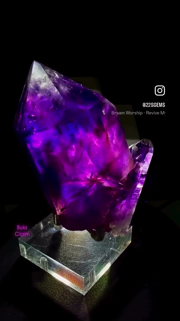 Get ready to be blown away by this show-stopping BLURPLE Amethyst Juice Bomb…
