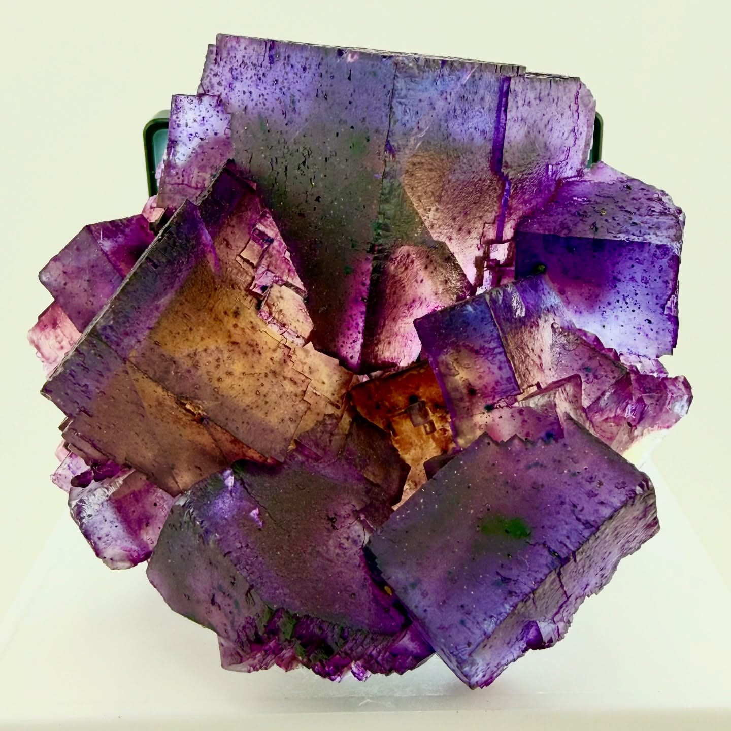 This one is seriously EPIC...  Denton Mine Fluorite, Hardin County, Illinois…