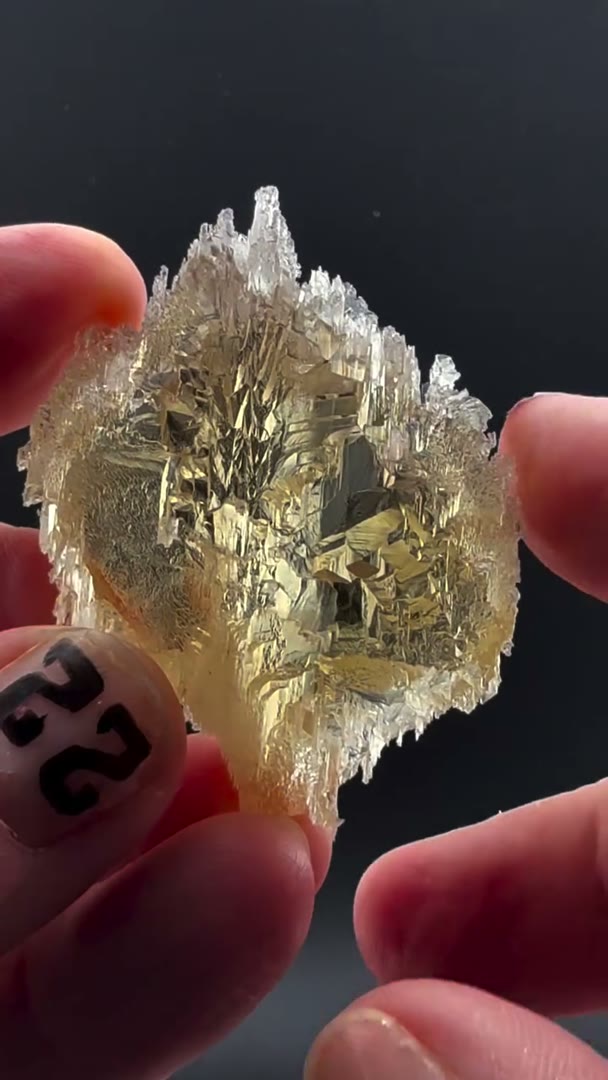 CRAZY ETCHINGS… Exceptional Etched Barite From: Linwood Mine, Buffalo, Iowa, USA