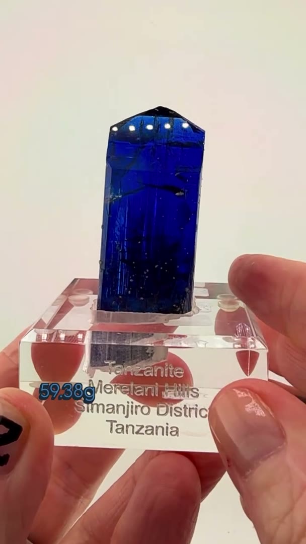 The heavyweight… a true Tanzanite masterpiece