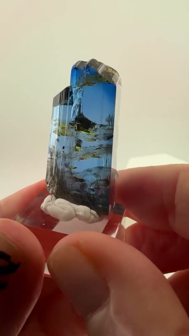 Electric energy in crystal form… unreal pleo