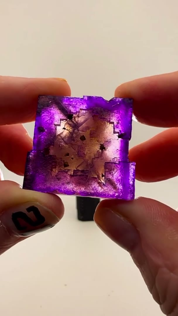 Color explosion in a cube… this one hits DIFFERENT