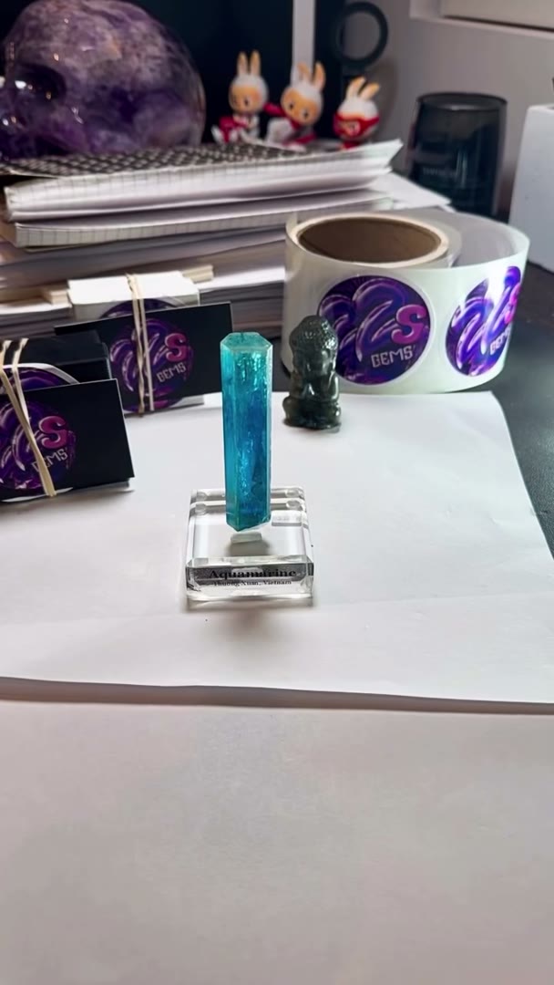 VIETNAM BLUE AT THE DESK