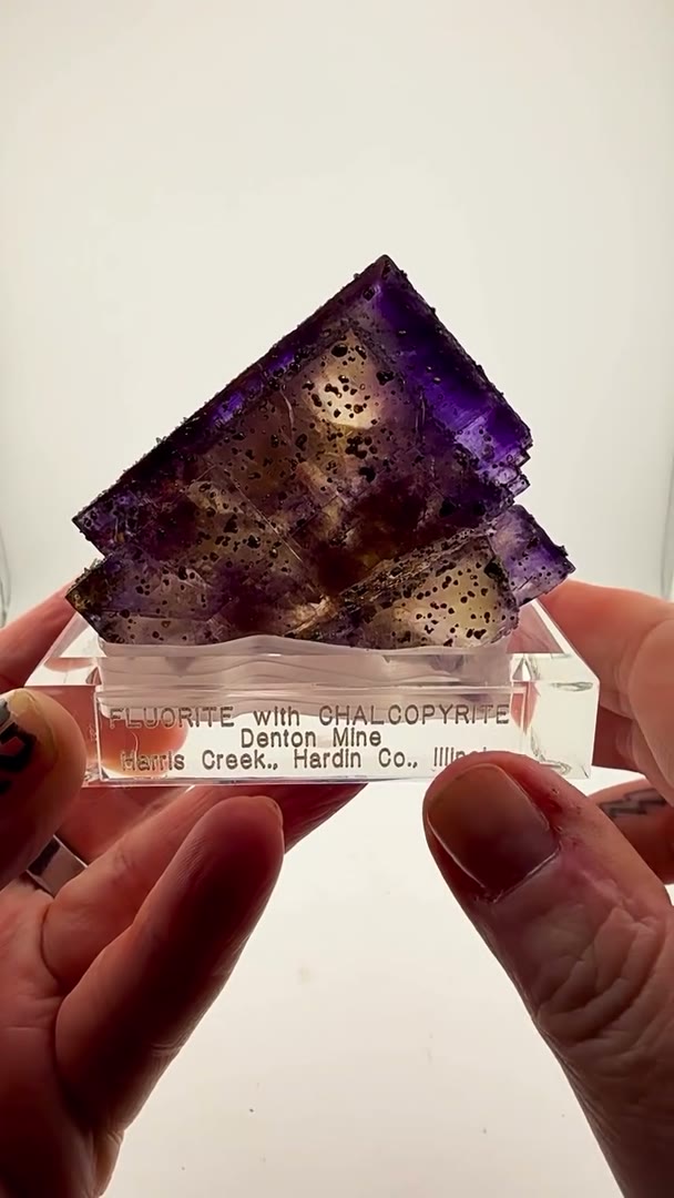 Illinois fluorite at its finest… with a little extra attitude