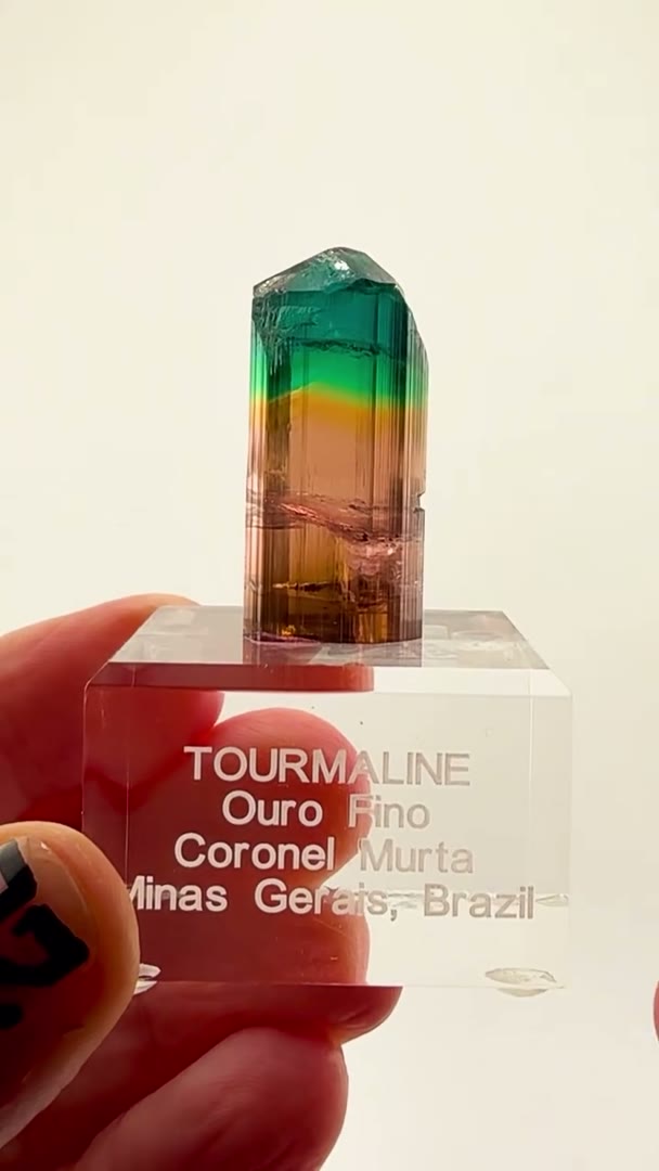 Absolute rainbow fire from Ouro Fino
